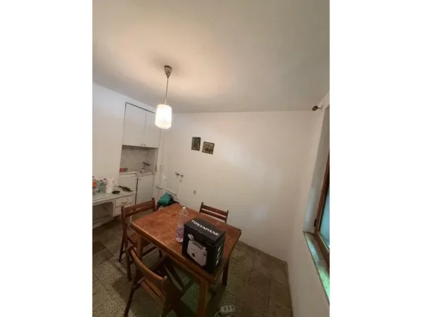 Tirane, shitet apartament 3+1 Kati 2, 80 m² 150.000 € (Rruga Mine Peza)