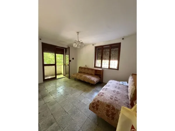 Tirane, shitet apartament 3+1 Kati 2, 80 m² 150.000 € (Rruga Mine Peza)