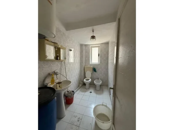 Tirane, shitet apartament 3+1 Kati 2, 80 m² 150.000 € (Rruga Mine Peza)