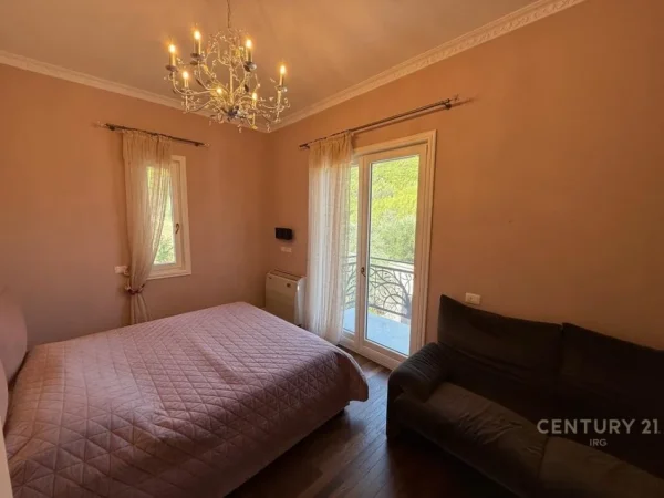 Tirane, jepet me qera Vile 2 Katshe Kati 0, 650 m² 5.000 € (zonen e Vaqarrit)