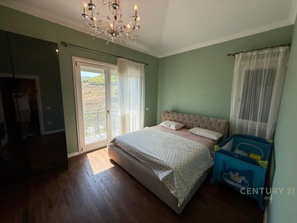 Tirane, jepet me qera Vile 2 Katshe Kati 0, 650 m² 5.000 € (zonen e Vaqarrit)
