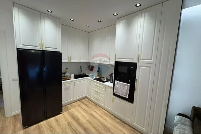 Tirane, shitet apartament 2+1+Ballkon Kati 5, 102 m² 195.000 € 