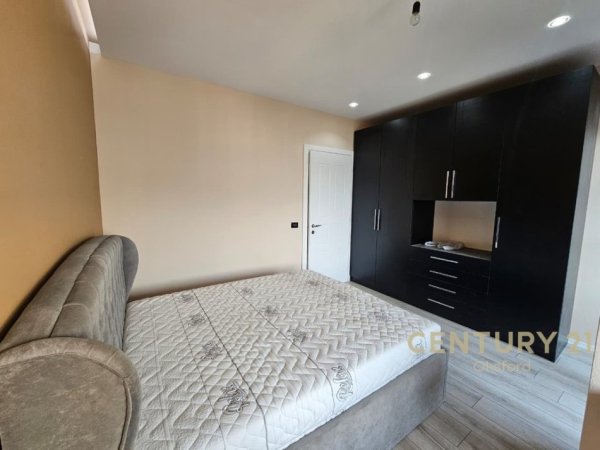 Tirane, shitet apartament 1+1 Kati 9, 77 m² 125.000 € (Astiri)
