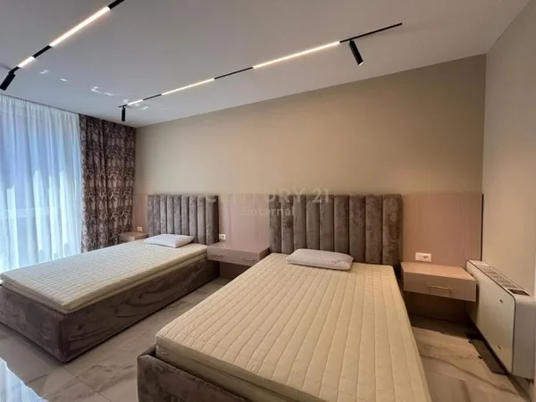 Tirane, shitet apartament 2+1+Aneks+Ballkon Kati 4, 119 m² 250.000 € (Bulevardi i Ri)