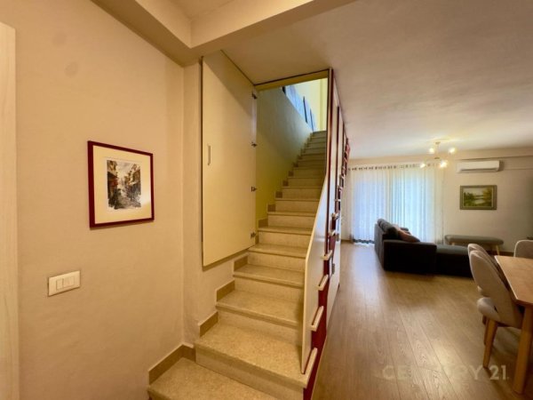 Tirane, jepet me qera apartament 2+1 Kati 2, 131 m² 850 € (rruga e dibres)