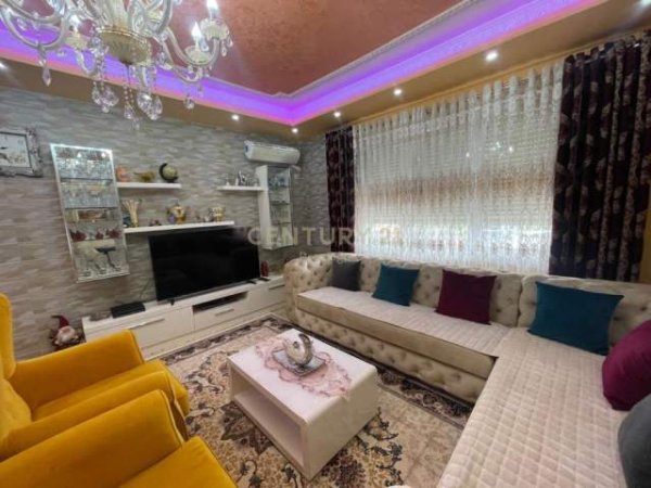 Tirane, jepet me qera apartament 2+1+BLK Kati 7, 103 m² 800 Euro (Vilat Gjermane)