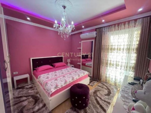 Tirane, Jepet me qera apartament +post parkimi ,  800 Euro (rruga fuat toptani)