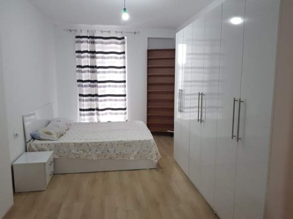 Tirane, jepet me qera apartament 1+1+BLK Kati 6, 80 m² 420 Euro (fusha e aviacionit kompleksi turdiu)