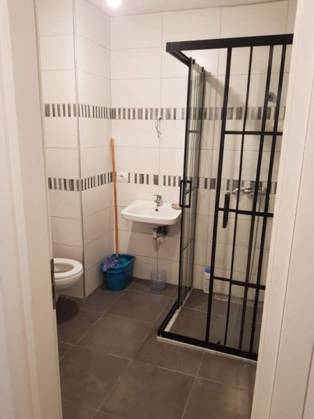 Tirane, jepet me qera apartament 1+1+BLK Kati 6, 80 m² 420 Euro (fusha e aviacionit kompleksi turdiu)