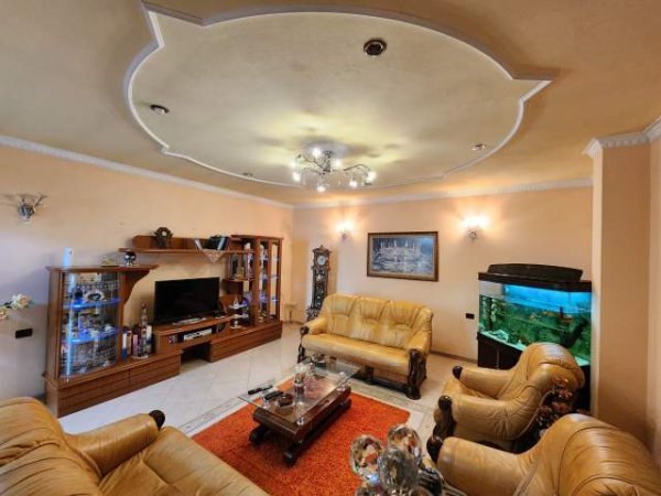 ofert apartament 2+1+BLK Kati 3, 120 m² 400 Euro (Rreth rrotullimi i Shkozes)