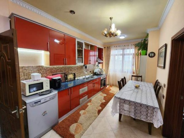 ofert apartament 2+1+BLK Kati 3, 120 m² 400 Euro (Rreth rrotullimi i Shkozes)
