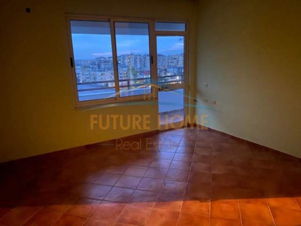 Tirane, jepet me qera ambient  Kati 6, 140 m² 500 Euro (LIQENI)