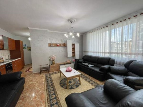 Tirane, jepet me qera apartament 1+1+BLK Kati 3, 70 m² 600 Euro (Rruga e Kosovareve)