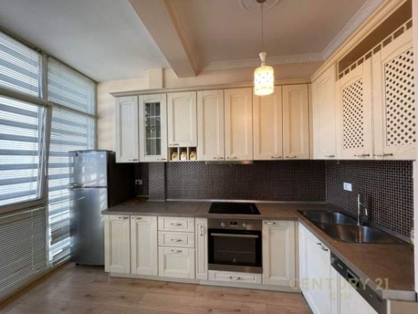 Tirane, jepet me qera apartament 2+1+BLK Kati 4, 76 m² 800 Euro (Komuna e Parisit)