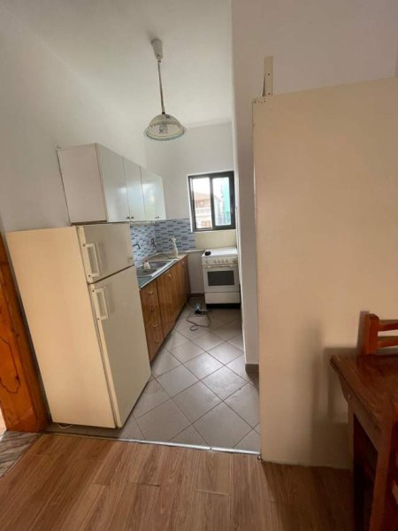 Tirane, jepet me qera apartament 1+1+A+BLK Kati 2, 70 m² 28.000 Leke (RRUGA E DURRESIT)