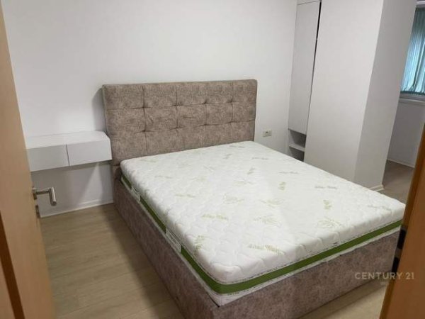 Tirane, jepet me qera apartament 1+1 Kati 1, 63 m² 430 Euro (Kontakt, 21 Dhjetori)