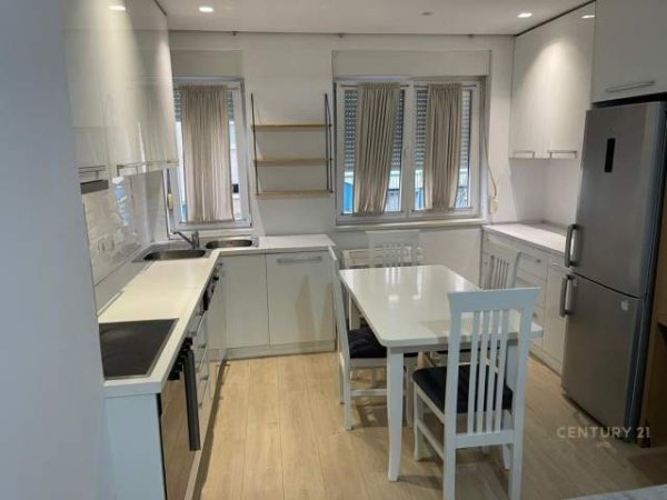 Tirane, jepet me qera apartament 1+1 Kati 1, 63 m² 430 Euro (Kontakt, 21 Dhjetori)