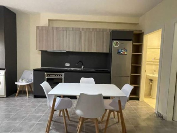 Tirane, jepet me qera apartament 1+1+BLK Kati 1, 70 m² 350 Euro (Rruga Babe Rexha, Ish Parku)