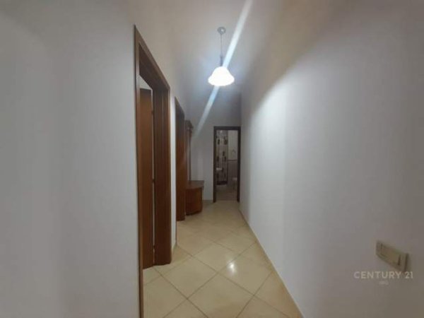 Tirane, shitet apartament 1+1+BLK Kati 9, 61 m² 125.000 Euro (Rruga e Kavajes)
