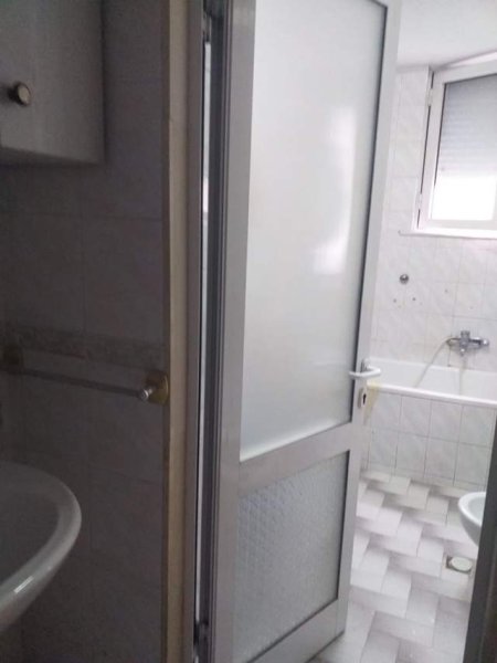 Tirane, jepet me qera apartament 2+1+BLK Kati 4, 80 m² 37.000 Leke (rruga Bardhyl)