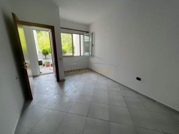 Tirane, shitet apartament 2+1 Kati 3, 86 m² 105.000 Euro (Kompleksi FZ)