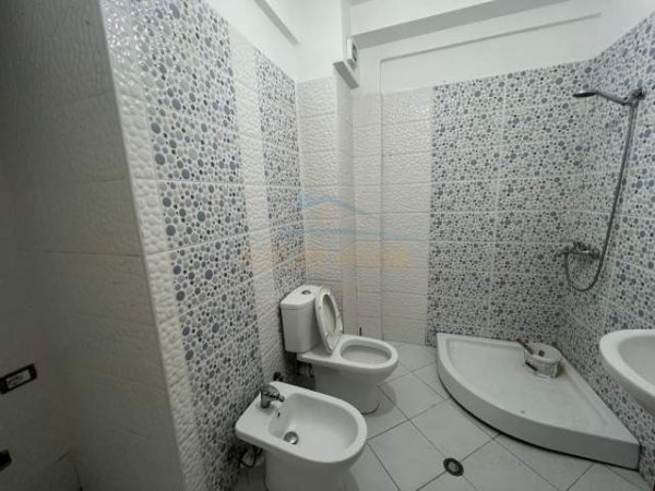 Tirane, shitet apartament 2+1 Kati 3, 86 m² 105.000 Euro (Kompleksi FZ)
