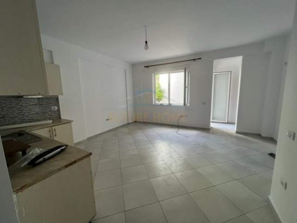 Tirane, shitet apartament 2+1 Kati 3, 86 m² 105.000 Euro (Kompleksi FZ)