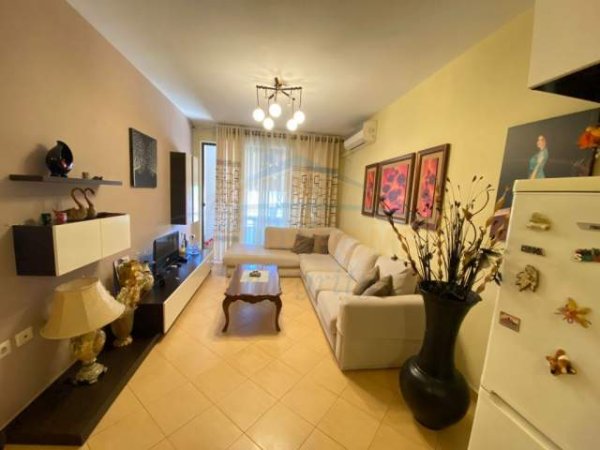 Tirane, ofert apartament 2+1+BLK Kati 2, 94 m² 600 Euro (Qender)
