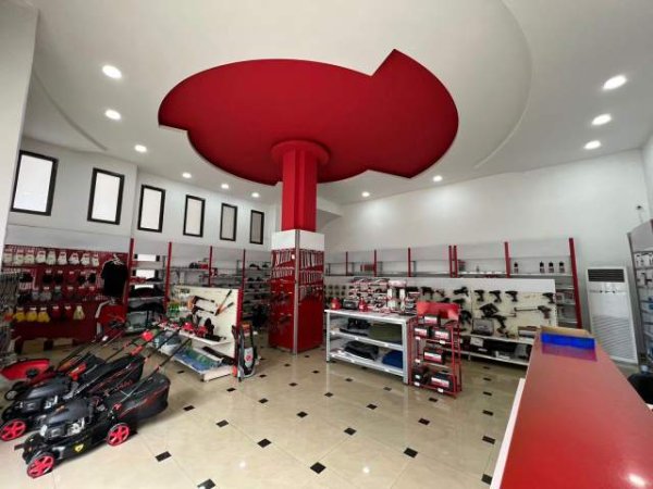 Tirane, jepet me qera magazine 800 m² 6.000 Euro (Qaf-Kashar)