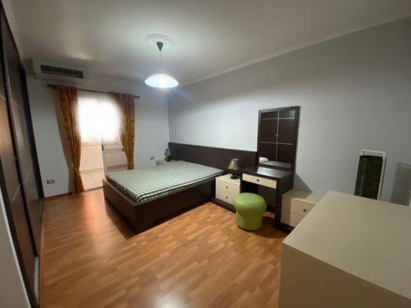 Tirane, jepet me qera apartament 2+1+BLK Kati 5, 120 m² 550 Euro (Rruga e Kosovareve)