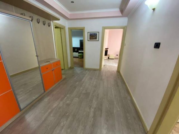 Tirane, jepet me qera apartament 2+1+BLK Kati 5, 120 m² 550 Euro (Rruga e Kosovareve)