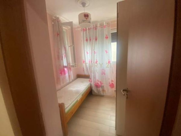Tirane, jepet me qera 2+1 Kati 8, 85 m² 390 Euro
