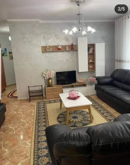 Tirane, jepet me qera apartament 1+1 Kati 3, 70 m² 600 Euro tek Liqeni,Rruga e Kosovareve