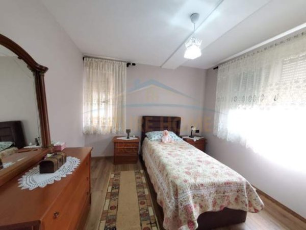 Tirane, shitet apartament 3+1 Kati 3, 95 m² 165.000 Euro (sheshi willson)