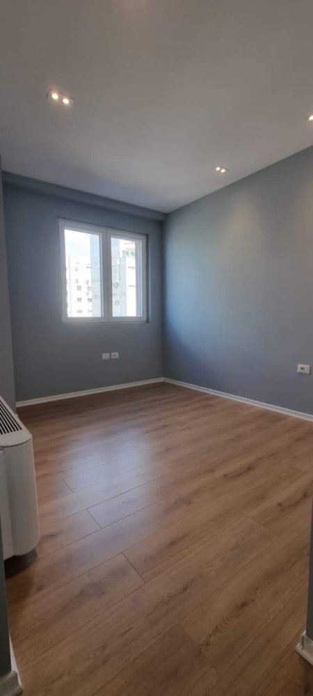 Tirane, shitet apartament 3+1+BLK Kati 3, 1.312 m² 152.000 Euro (rruga:"3 Deshmoret,Yzberisht")