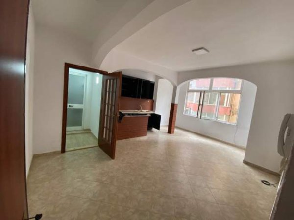 Tirane, shes apartament 1+1 Kati 4, 62 m² 130.000 Euro (rruga e elbasanit)