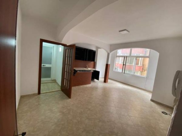 Tirane, shitet apartament 1+1 Kati 4, 62 m² 130.000 Euro (Rruga e Elbasanit)