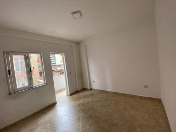 Tirane, shitet apartament 1+1 Kati 4, 62 m² 130.000 Euro (Rruga e Elbasanit)