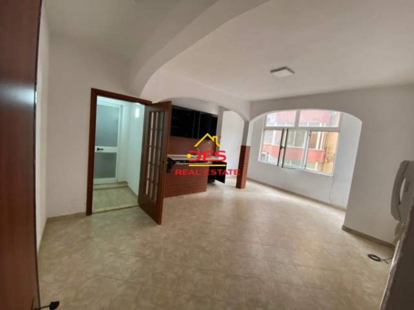 Tirane, shitet apartament Kati 4, 63 m² 130.000 Euro (faik konica)