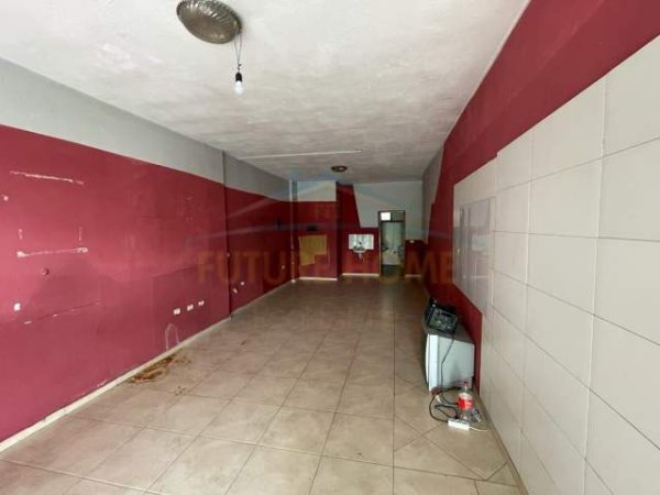 Korce, jepet me qera ambjent biznesi Kati 0, 50 m² 185 Euro (Lagjia 18, Korçë)