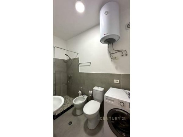 Tirane, jepet me qera 2+1 Kati 7, 85 m² 420 Euro