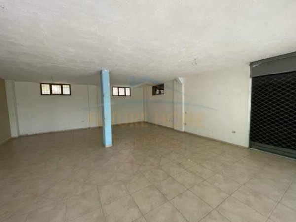 Korce, jepet me qera ambjent biznesi Kati 0, 80 m² 230 Euro (Lagjia 18, Korçë)