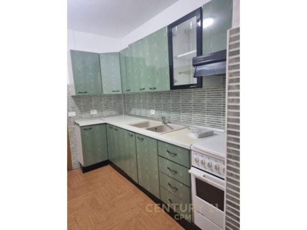 Tirane, jepet me qera apartament 1+1 Kati 1, 70 m² 350 Euro (Globe Tirana)