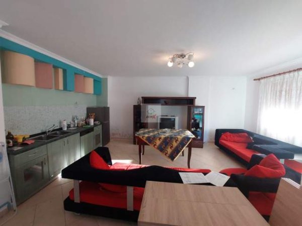 Shkembi Kavajes, shitet apartament duplex 3+1+A+BLK Kati 4, 250 m² 120.000 Euro