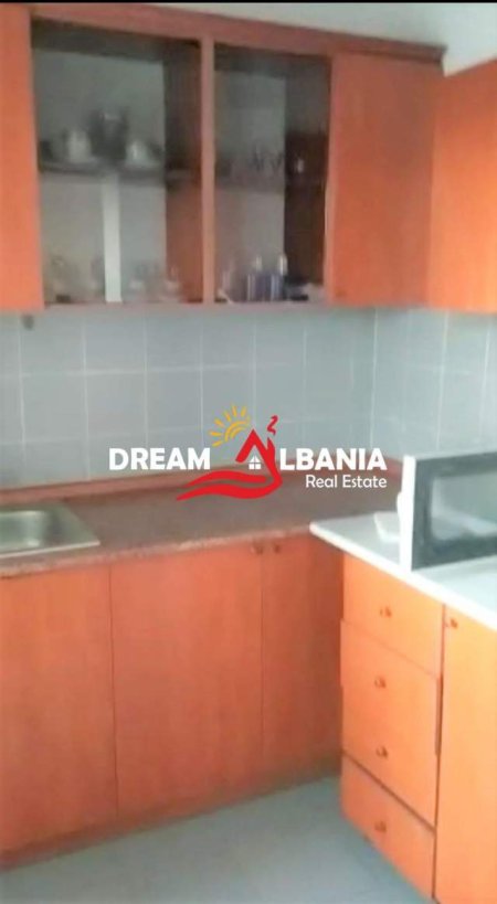 Tirane, shitet apartament 1+1+BLK Kati 6, 58 m² 60.000 Euro (Laprake, prane Spitalit Ushtarak)