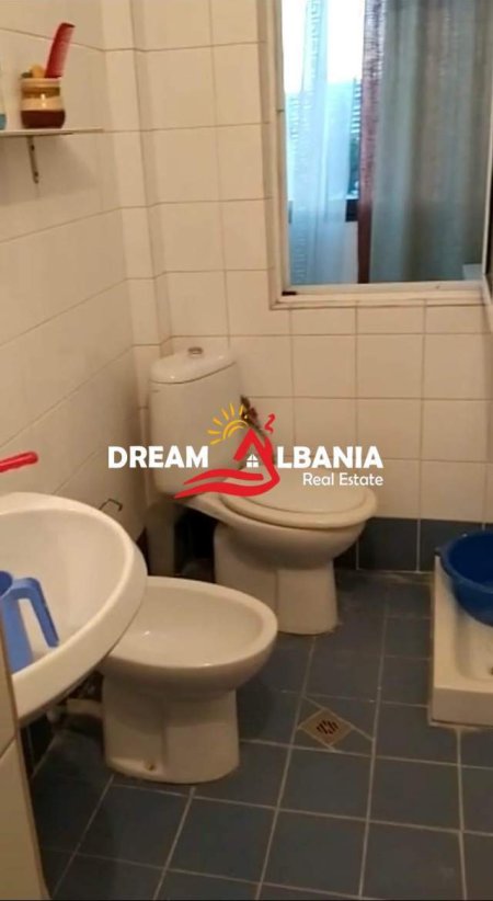 Tirane, shitet apartament 1+1+BLK Kati 6, 58 m² 60.000 Euro (Laprake, prane Spitalit Ushtarak)