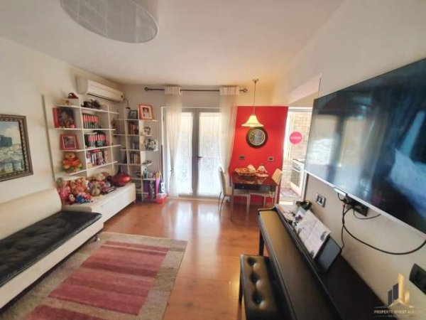 Tirane, jepet me qera apartament 2+1+BLK Kati 5, 75 m² 500 Euro (Shkolla e Baletit)