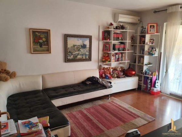 Tirane, jepet me qera apartament 2+1+BLK Kati 5, 75 m² 500 Euro (Shkolla e Baletit)