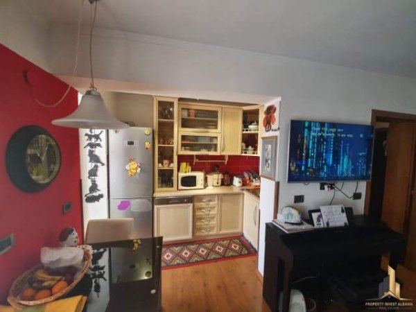 Tirane, jepet me qera apartament 2+1+BLK Kati 5, 75 m² 500 Euro (Shkolla e Baletit)