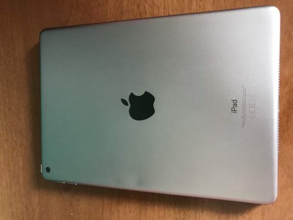 Tirane, shes iPad Gjenerata 6 20.000 Leke